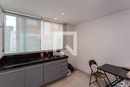 Apartamento para alugar com 100m², 2 quartos e 2 vagasCozinha