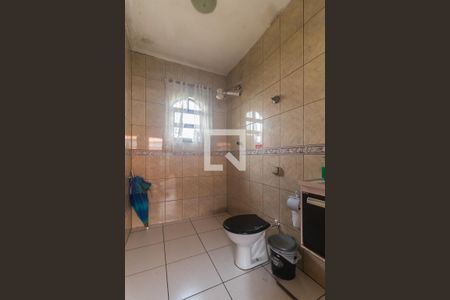 Casa para alugar com 500m², 2 quartos e 5 vagasBanheiro da Área gourmet 