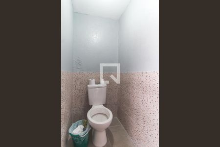 Casa para alugar com 500m², 2 quartos e 5 vagasBanheiro masculino