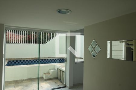Sala de casa à venda com 4 quartos, 169m² em Jardim Umuarama, São Paulo