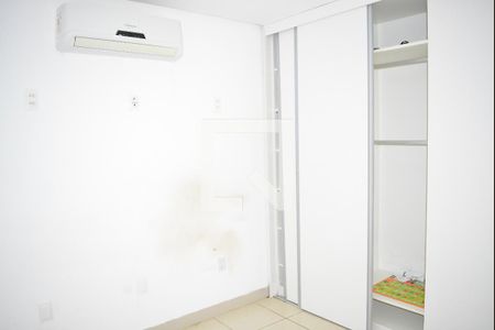 Quarto 1 de apartamento para alugar com 3 quartos, 100m² em Itapuã, Salvador