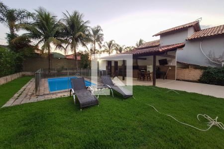 Casa de condomínio à venda com 850m², 4 quartos e 4 vagas Casa de condomínio à venda com 850m², 4 quartos e 4 vagasPiscina