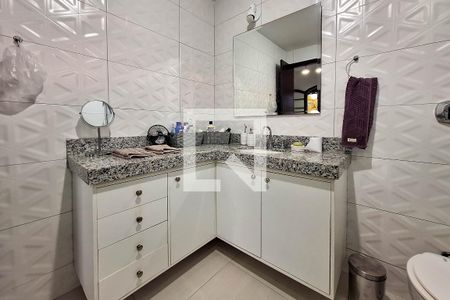 Casa de condomínio à venda com 850m², 4 quartos e 4 vagas Casa de condomínio à venda com 850m², 4 quartos e 4 vagasBanheiro da Suíte 3