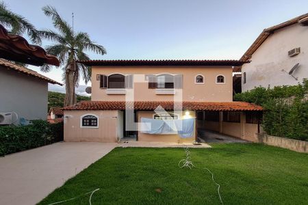 Casa de condomínio à venda com 850m², 4 quartos e 4 vagas Casa de condomínio à venda com 850m², 4 quartos e 4 vagasQuintal