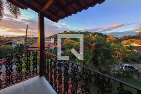 Casa de condomínio à venda com 850m², 4 quartos e 4 vagas Casa de condomínio à venda com 850m², 4 quartos e 4 vagasVaranda da suíte 3