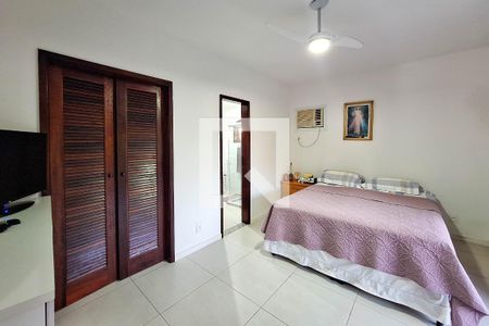 Casa de condomínio à venda com 850m², 4 quartos e 4 vagas Casa de condomínio à venda com 850m², 4 quartos e 4 vagasSuíte 3