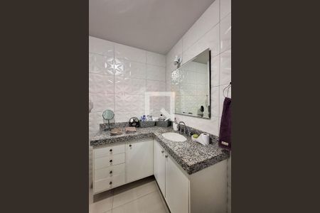 Casa de condomínio à venda com 850m², 4 quartos e 4 vagas Casa de condomínio à venda com 850m², 4 quartos e 4 vagasBanheiro da Suíte 3