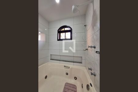 Casa de condomínio à venda com 850m², 4 quartos e 4 vagas Casa de condomínio à venda com 850m², 4 quartos e 4 vagasBanheiro da Suíte 1