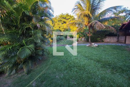 Casa de condomínio à venda com 850m², 4 quartos e 4 vagas Casa de condomínio à venda com 850m², 4 quartos e 4 vagasQuintal