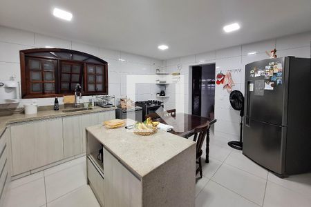 Casa de condomínio à venda com 850m², 4 quartos e 4 vagas Casa de condomínio à venda com 850m², 4 quartos e 4 vagasCozinha