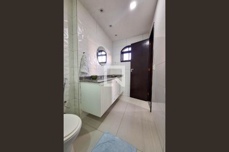 Casa de condomínio à venda com 850m², 4 quartos e 4 vagas Casa de condomínio à venda com 850m², 4 quartos e 4 vagasBanheiro da Suíte 2