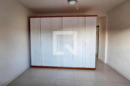 Casa de condomínio à venda com 850m², 4 quartos e 4 vagas Casa de condomínio à venda com 850m², 4 quartos e 4 vagasSuíte 4