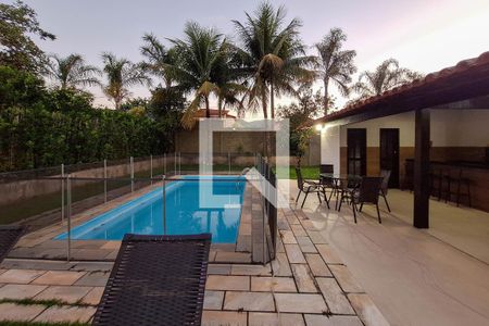 Casa de condomínio à venda com 850m², 4 quartos e 4 vagas Casa de condomínio à venda com 850m², 4 quartos e 4 vagasPiscina