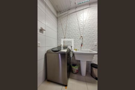 Casa de condomínio à venda com 850m², 4 quartos e 4 vagas Casa de condomínio à venda com 850m², 4 quartos e 4 vagasÁrea de Serviço