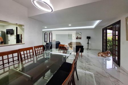 Sala de casa de condomínio à venda com 4 quartos, 850m² em Badu, Niterói