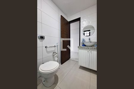 Casa de condomínio à venda com 850m², 4 quartos e 4 vagas Casa de condomínio à venda com 850m², 4 quartos e 4 vagasBanheiro Social