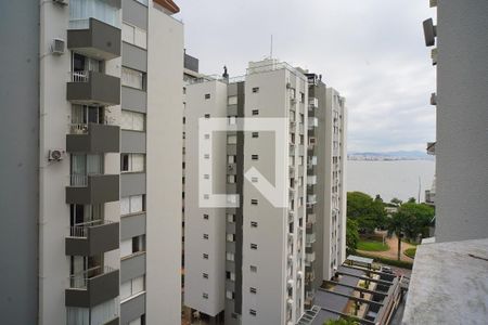 Sala - Vista  de apartamento para alugar com 2 quartos, 69m² em Agronômica, Florianópolis