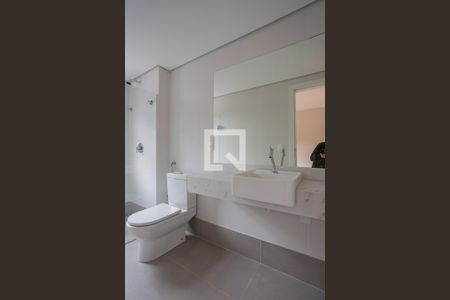 Apartamento à venda com 183m², 2 quartos e 2 vagasBanheiro da Suíte