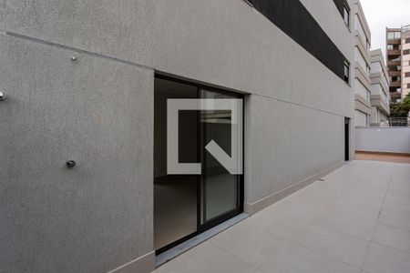 Apartamento à venda com 168m², 2 quartos e 2 vagas Apartamento à venda com 168m², 2 quartos e 2 vagasVaranda