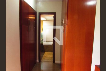 Apartamento à venda com 151m², 4 quartos e 3 vagasCloset da suíte 2