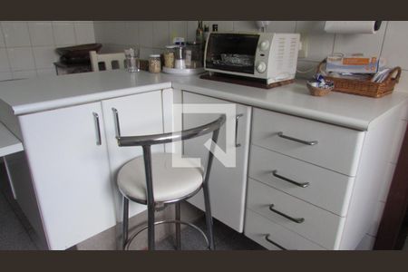 Apartamento à venda com 151m², 4 quartos e 3 vagasCozinha