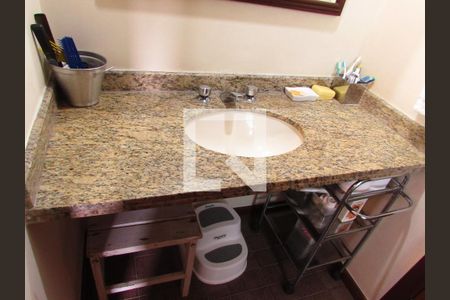 Apartamento à venda com 151m², 4 quartos e 3 vagasBanheiro da Suíte 1