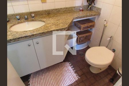 Apartamento à venda com 151m², 4 quartos e 3 vagasBanheiro da Suíte 4