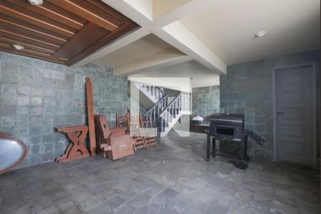 Casa para alugar com 180m², 3 quartos e 3 vagasPorão