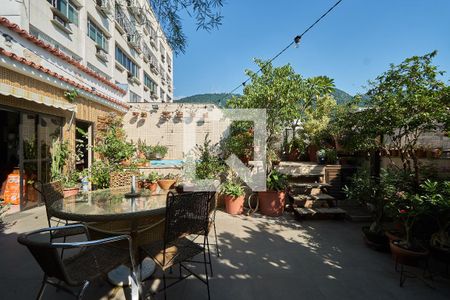 Apartamento à venda com 280m², 4 quartos e 2 vagasCobertura