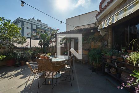 Apartamento à venda com 280m², 4 quartos e 2 vagasCobertura