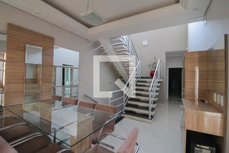 Sala de casa à venda com 4 quartos, 230m² em Jardim Pitangueiras I, Jundiaí