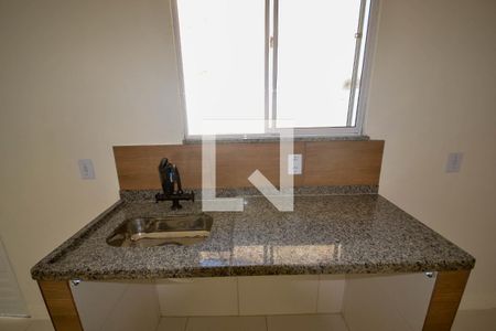 Cozinha de casa para alugar com 1 quarto, 20m² em Cabral, Nilópolis