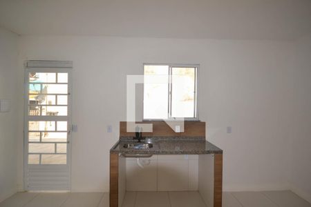 Sala de casa para alugar com 1 quarto, 20m² em Cabral, Nilópolis