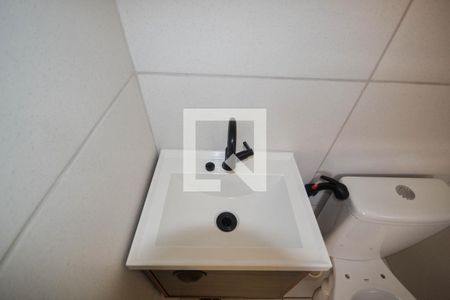 Banheiro de casa para alugar com 1 quarto, 20m² em Cabral, Nilópolis