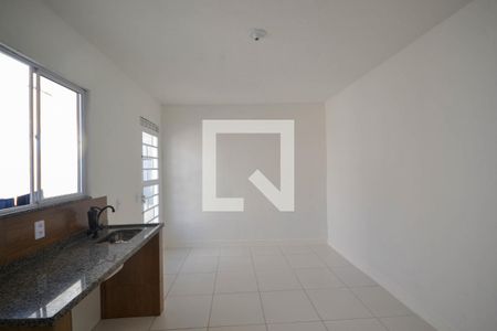 Sala/Quarto/Cozinha de casa para alugar com 1 quarto, 20m² em Cabral, Nilópolis
