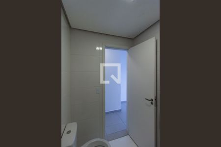 Banheiro de apartamento para alugar com 1 quarto, 28m² em Vila Independencia, São Paulo