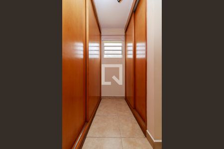 Casa para alugar com 465m², 4 quartos e 3 vagasSuíte - Lavabo