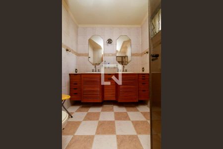 Casa para alugar com 465m², 4 quartos e 3 vagasSuíte - Banheiro