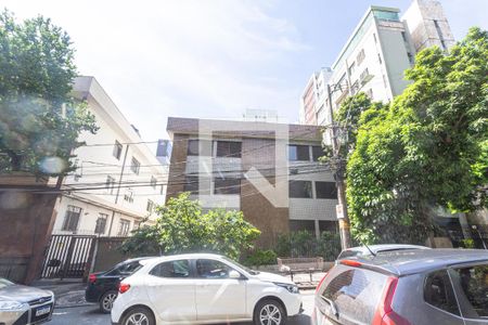 Apartamento para alugar com 110m², 3 quartos e 1 vaga Apartamento para alugar com 110m², 3 quartos e 1 vagaFachada