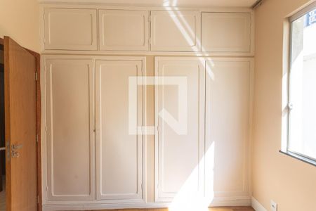 Apartamento para alugar com 110m², 3 quartos e 1 vaga Apartamento para alugar com 110m², 3 quartos e 1 vagaArmário do Quarto 3