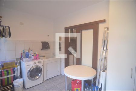 Casa à venda com 300m², 4 quartos e 2 vagasÁrea de Serviço