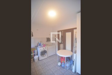 Casa à venda com 300m², 4 quartos e 2 vagasÁrea de Serviço