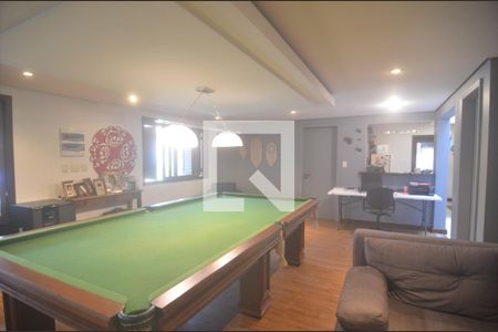 Sala de casa à venda com 4 quartos, 300m² em Igara, Canoas