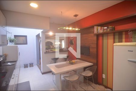 Casa à venda com 300m², 4 quartos e 2 vagasCozinha