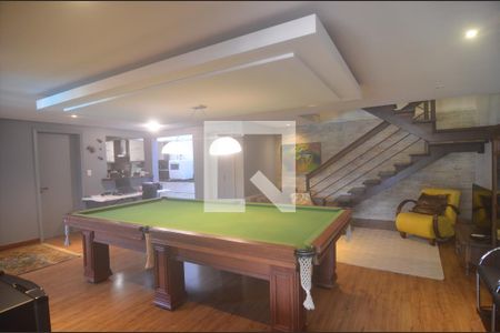 Sala de casa à venda com 4 quartos, 300m² em Igara, Canoas