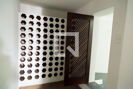 Casa à venda com 230m², 3 quartos e 3 vagas Casa à venda com 230m², 3 quartos e 3 vagasAdega