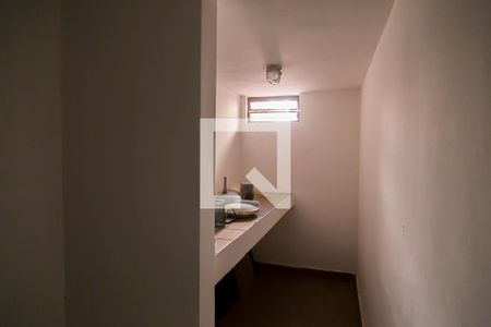 Casa à venda com 230m², 3 quartos e 3 vagas Casa à venda com 230m², 3 quartos e 3 vagasAdega