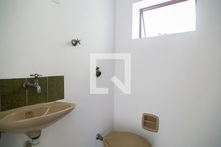 Casa à venda com 230m², 3 quartos e 3 vagas Casa à venda com 230m², 3 quartos e 3 vagasBanheiro Social