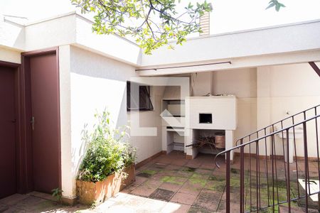 Casa à venda com 230m², 3 quartos e 3 vagas Casa à venda com 230m², 3 quartos e 3 vagasQuintal