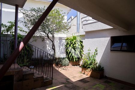 Casa à venda com 230m², 3 quartos e 3 vagas Casa à venda com 230m², 3 quartos e 3 vagasQuintal